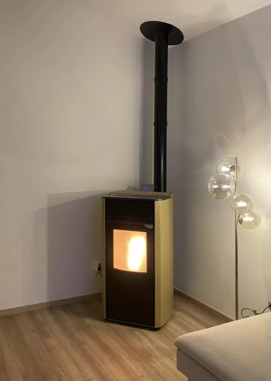 Installation d’un poêle à granulés de la marque HOBEN à Dijon, Dijon, Espace poêles et cheminées – Groupe Ortelli